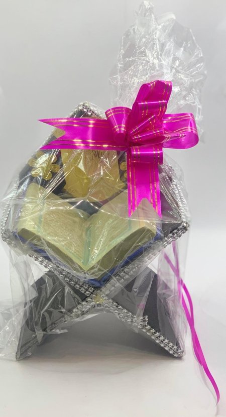 مصحف مع بيت